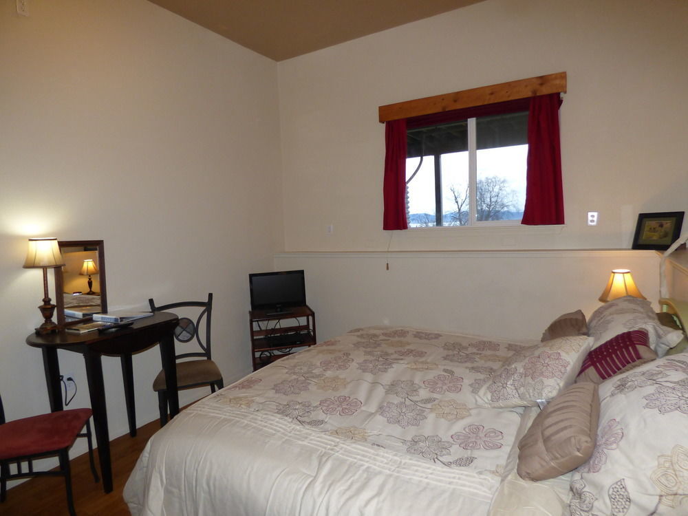 Crane'S Rest B&B Fritz Creek ภายนอก รูปภาพ