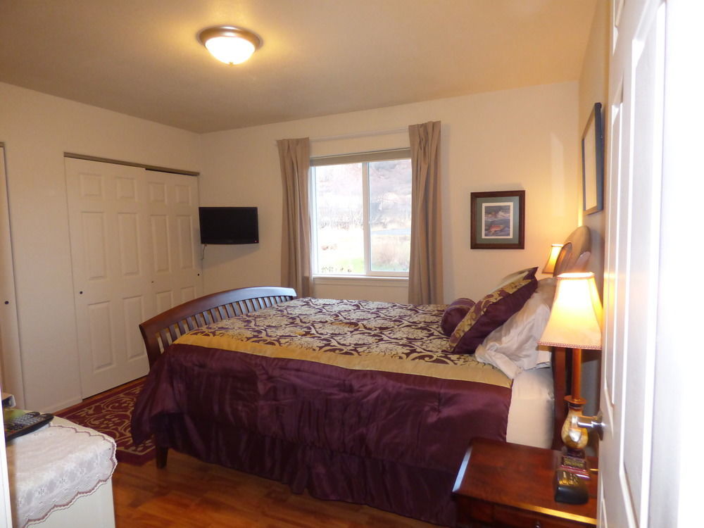 Crane'S Rest B&B Fritz Creek ภายนอก รูปภาพ